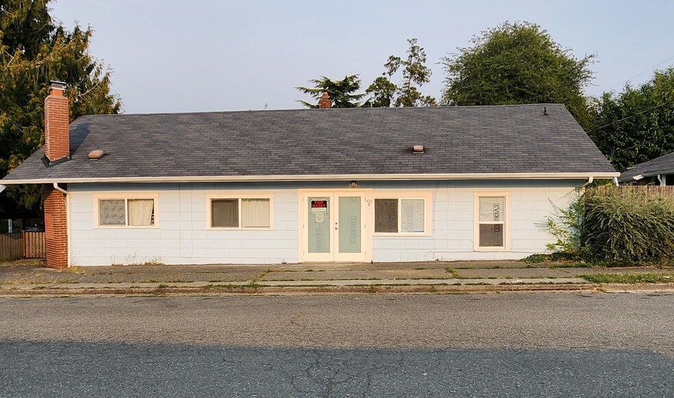 Street side - 430 S 52nd St