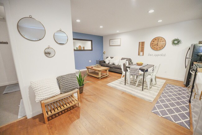 Building Photo - 5534 Alcove Ave