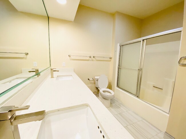 Building Photo - 10630 Wilkins Ave