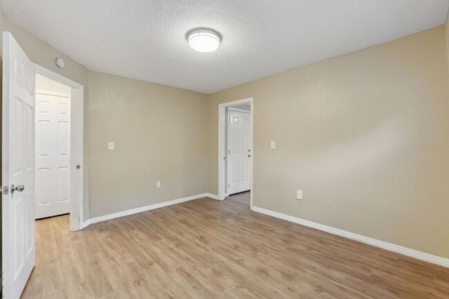 Building Photo - 5000 Huppel Ave