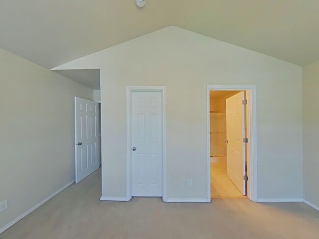 Building Photo - HOA ~ 3 Bedroom Townhouse ~ North Corvallis