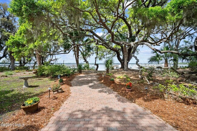 Building Photo - 32 Sparrow Nest Point