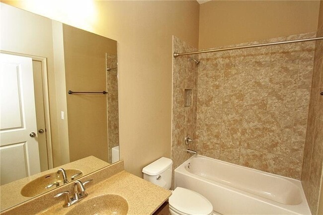 Building Photo - 7605 Lowery Oak Dr