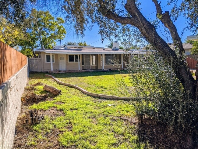 Building Photo - 156 E Marshall Blvd