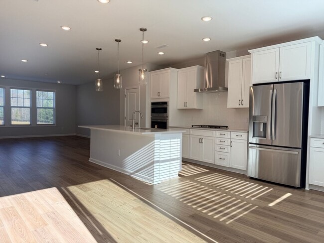 Building Photo - AMAZING Residence, Near Educational Facilities, With Wonderful Amenities!