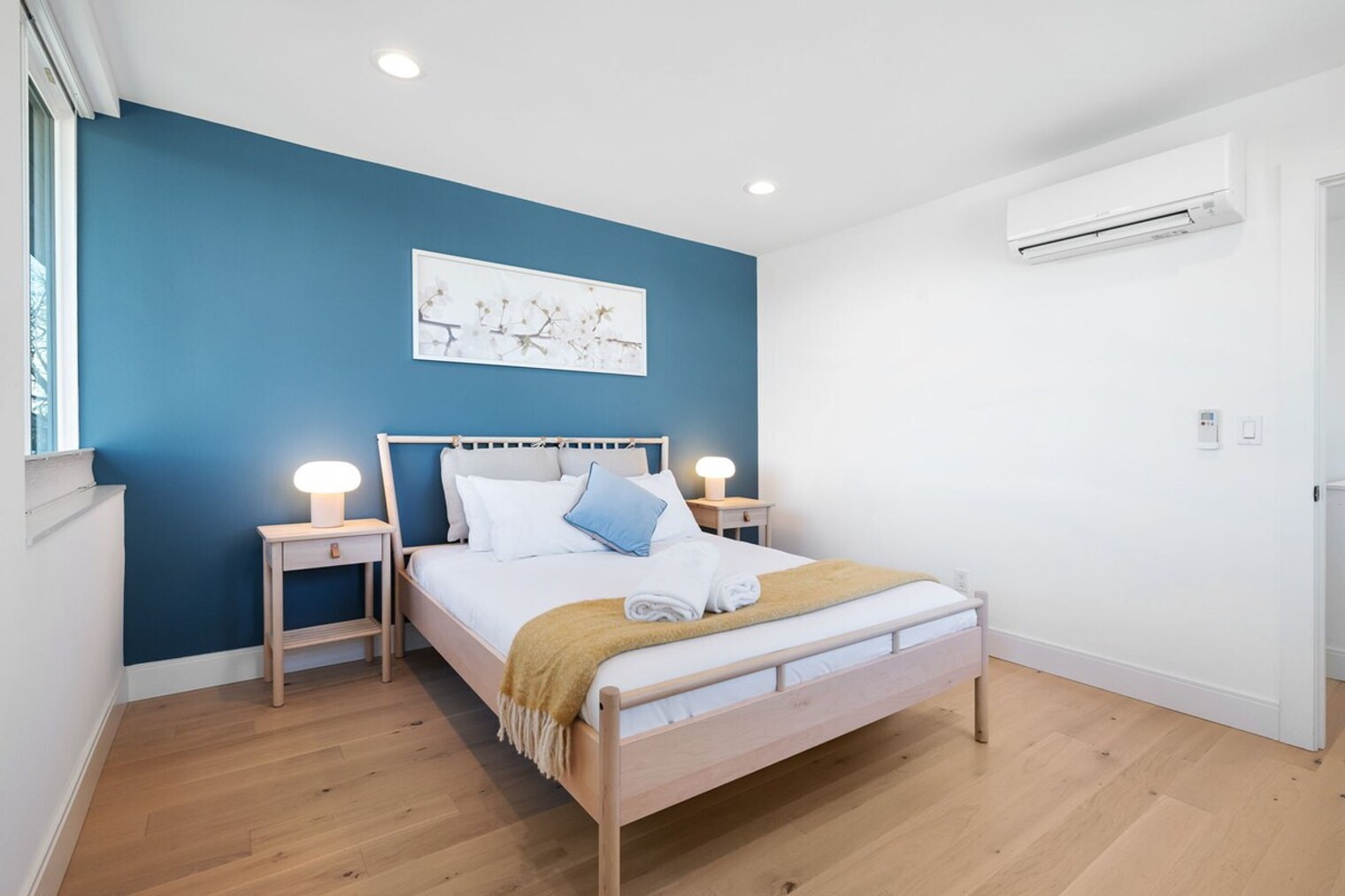 Building Photo - 4510 1st Ave NE