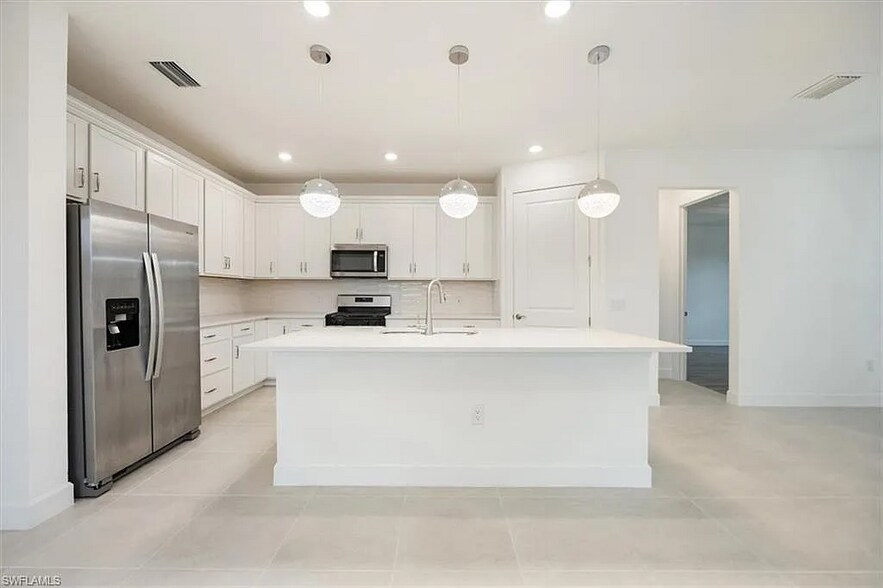 Building Photo - 10335 Ventana Ln