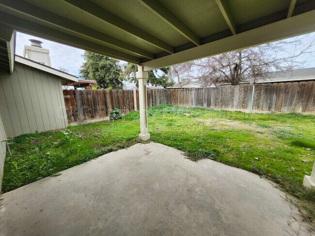 Building Photo - 2546 W Victor Ct