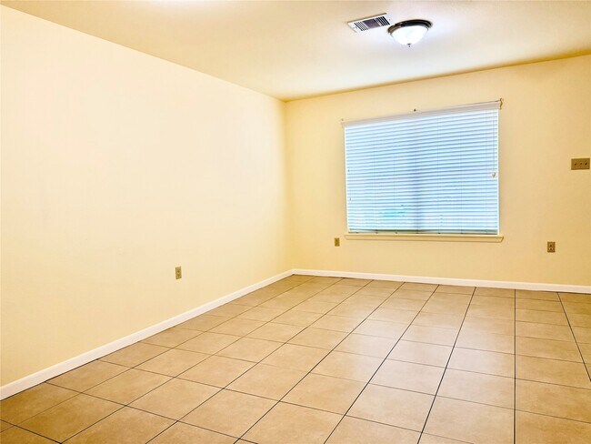 Building Photo - 10064 Emnora Ln