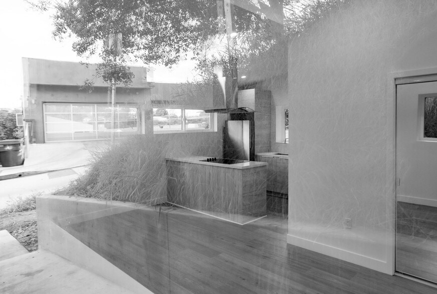 Building Photo - 4124 W Ave 42