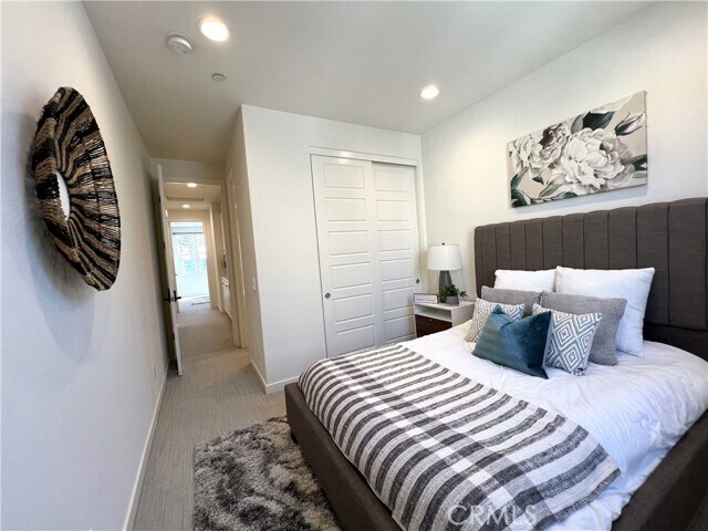 Building Photo - 45 Sanctuary Ln