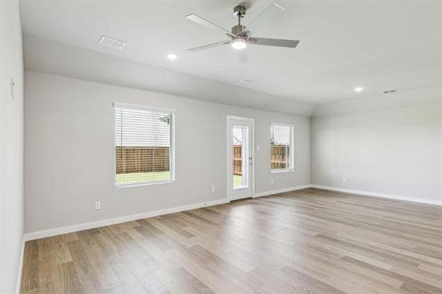 Building Photo - 729 Poppy Ln