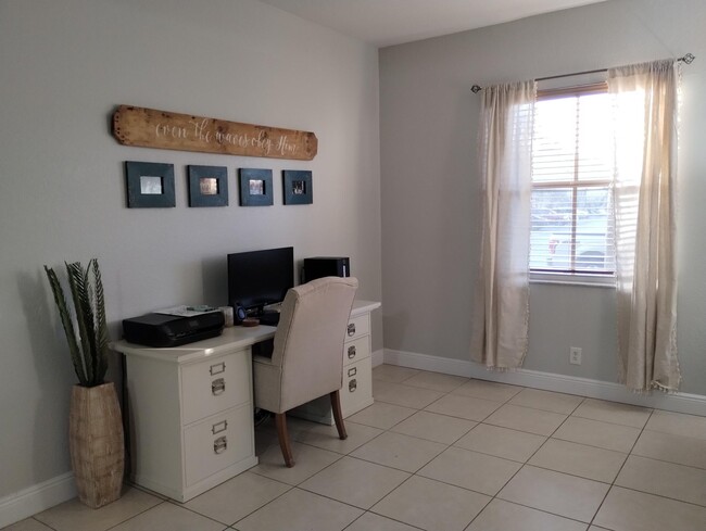 Building Photo - 2888 Hidden Hills Rd