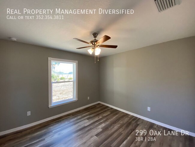 Building Photo - 299 Oak Ln Dr