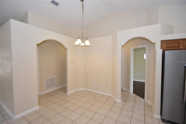Building Photo - 11 Zenith Ct
