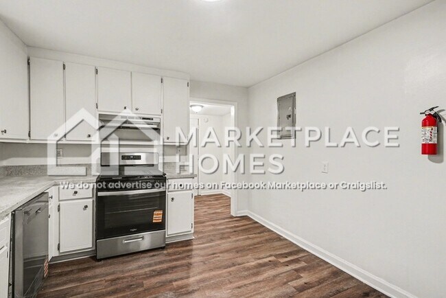 Building Photo - 5799 Redan Rd