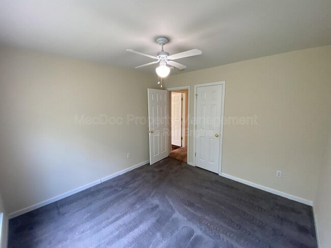 Building Photo - 10207 Battlefield Dr