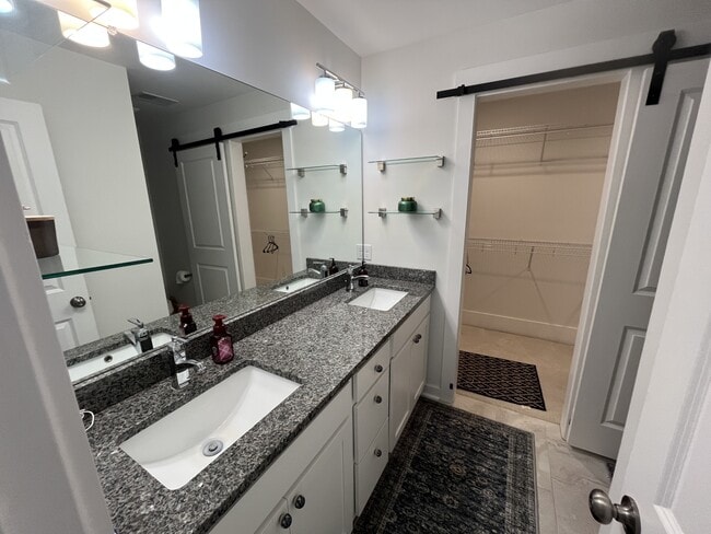 Building Photo - 16 Old Stoney Ln