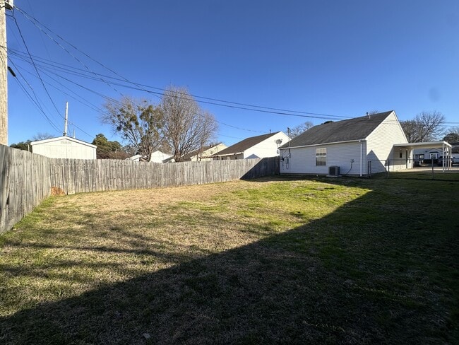 Building Photo - 4203 Savannah Cir