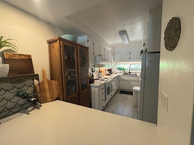 Building Photo - Fully Furnished 2 Bed / 1 Bath Condo Near Downtown La Mesa