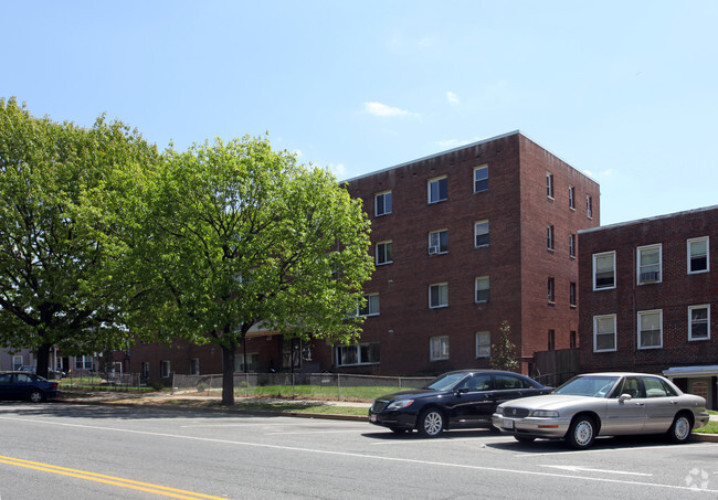 Building Photo - 1825 Maryland Avenue