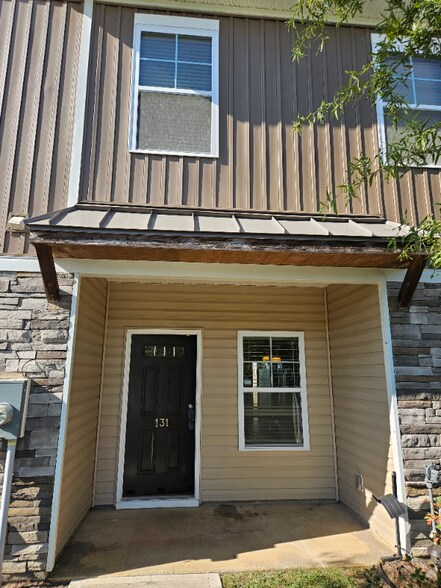 Primary Photo - 131 Hunters Grove Dr