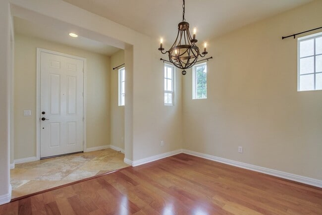 Building Photo - 4 Bedroom Cul-de-Sac home in San Elijo Hills!