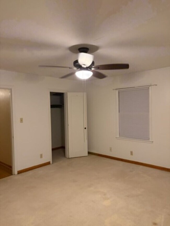 Building Photo - 8100 - 547/549 COURT AVE. (WESTON)