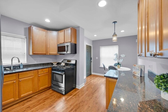 Building Photo - 8040 S Harvard Ave