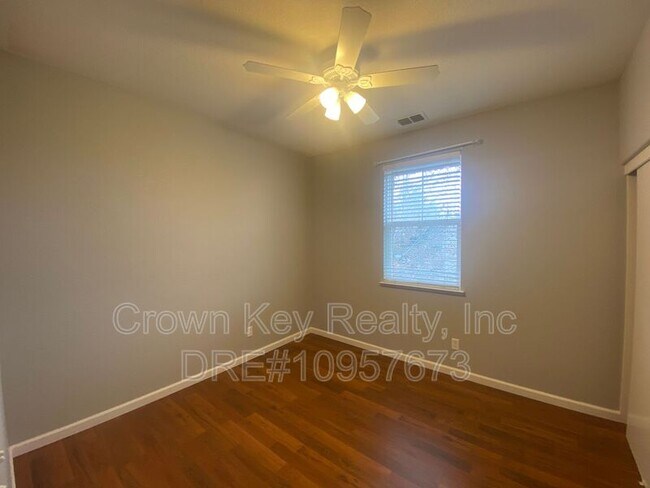 Building Photo - 297 Emory Oak Pl