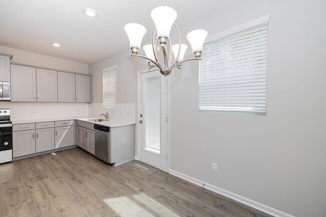 Building Photo - BEAUTIFUL 3BD/2.5BTH Townhome - MALLARD CR...