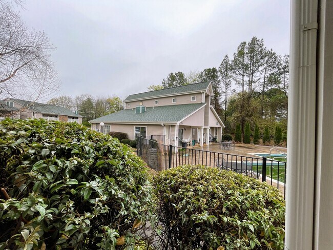 Building Photo - 6634 Willow Pointe Dr NW