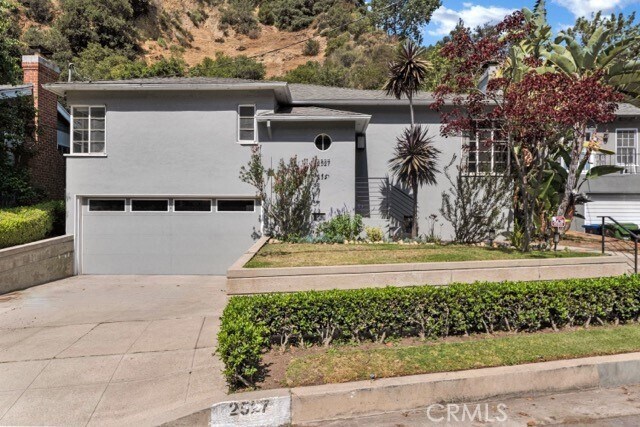 Building Photo - 2527 Canyon Dr