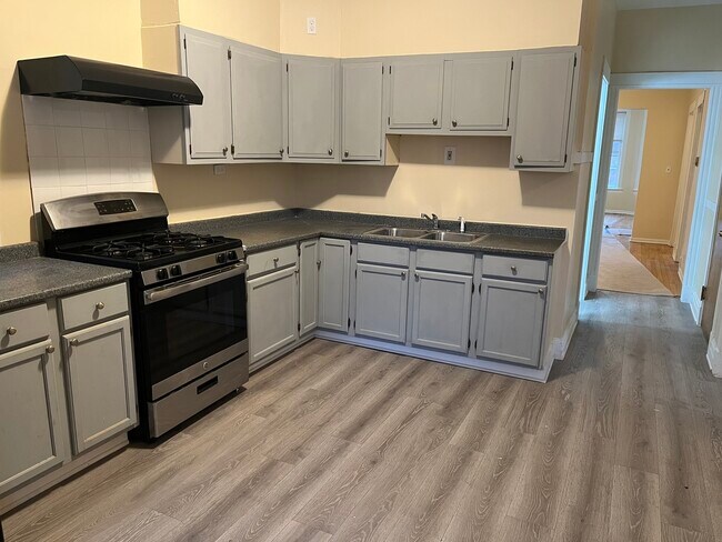 Building Photo - 7419 S INGLESIDE Ave