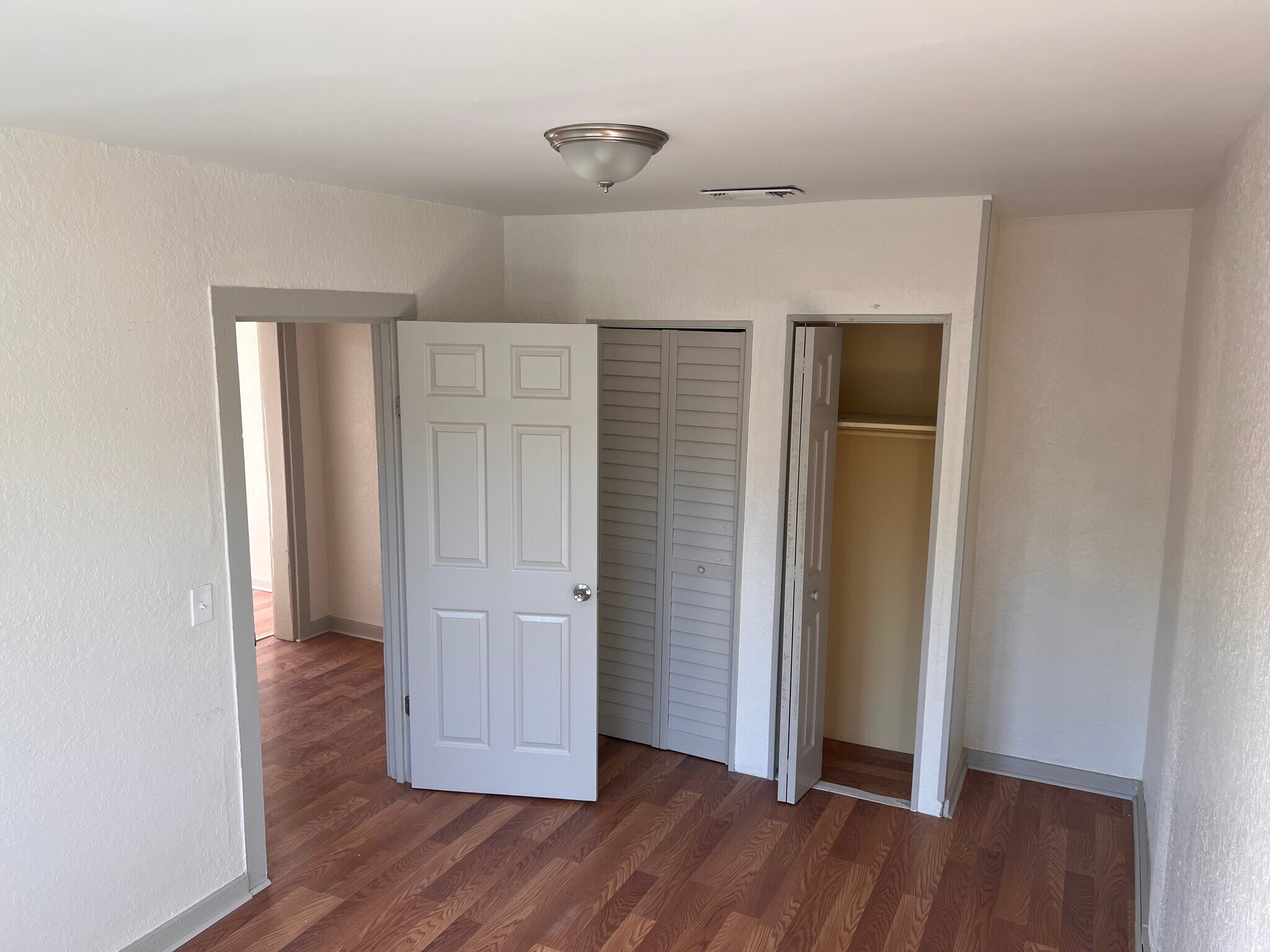 middle bedroom - 2821 W 11th St