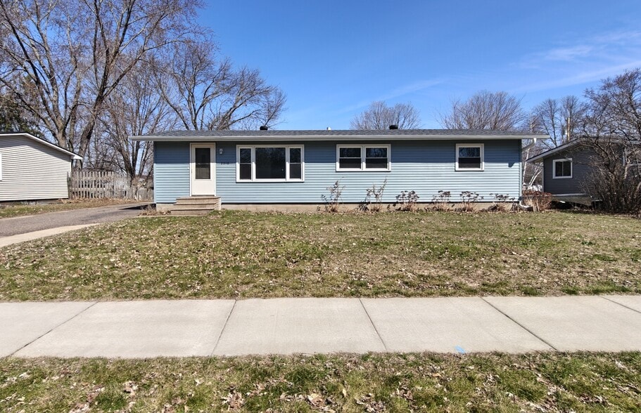 FRONT - 2212 Bartlett Ave