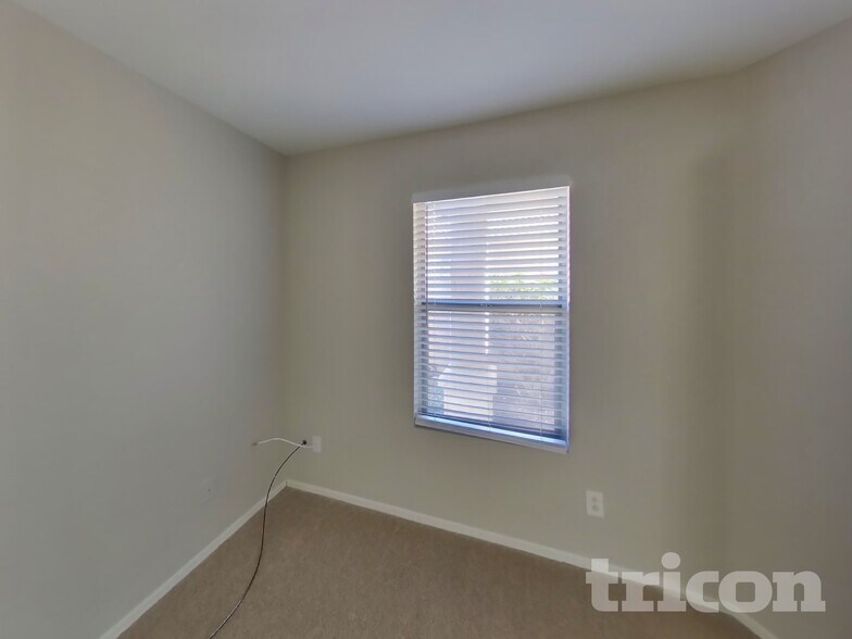 Building Photo - 11445 W Cambridge Ave