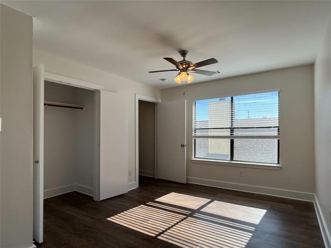Building Photo - 5899 Fairdale Ln