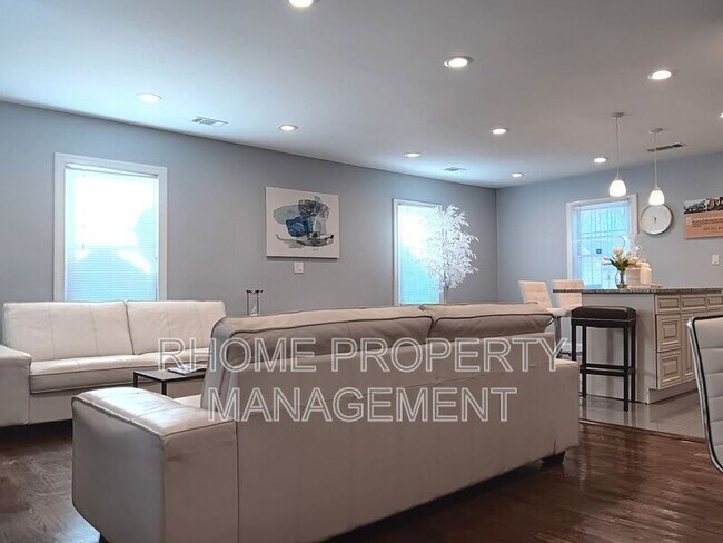 Building Photo - 1711 Candler Rd