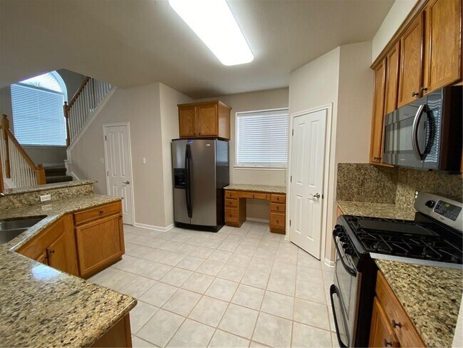 Building Photo - 8811 Glen Canyon Dr
