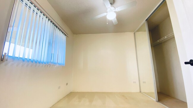 Building Photo - 2bd 2bath unit available now at Country Club Village 4!!