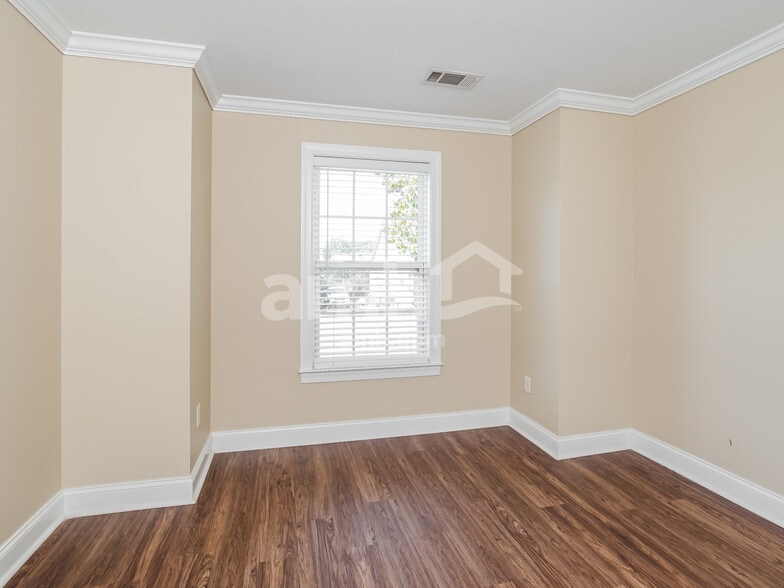 Building Photo - 1750 Bonnie Roach Ln