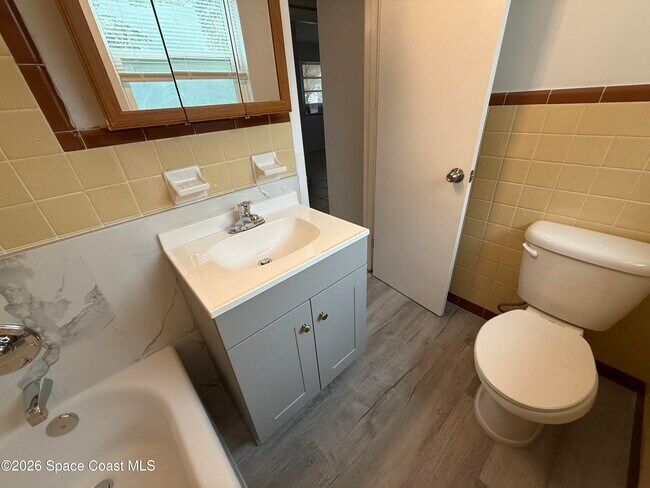 Building Photo - 1218 Willow Ln