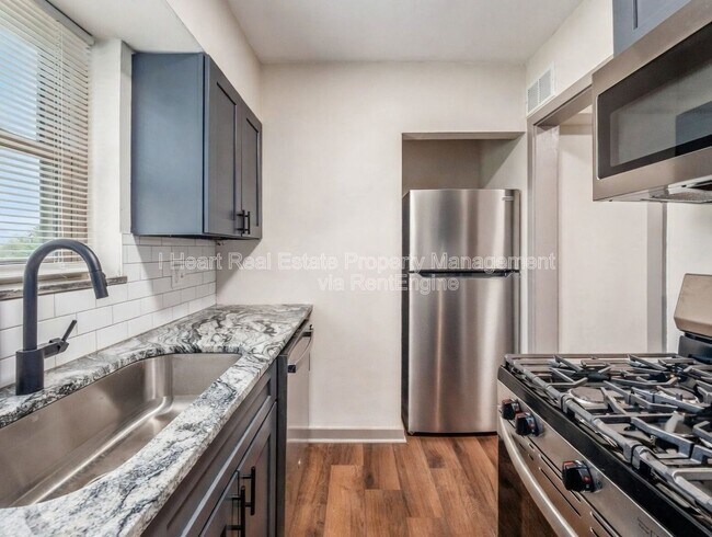 Building Photo - 1963 W Broad St