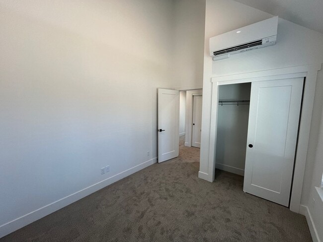 Building Photo - New Construction Townhome in Sisters