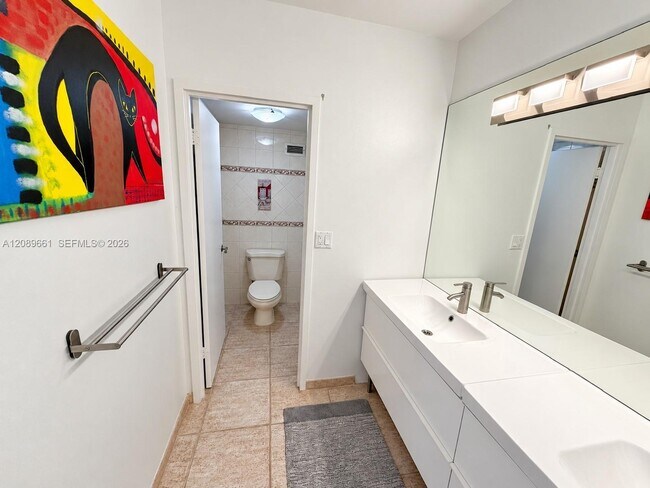 Building Photo - 3725 S Ocean Dr