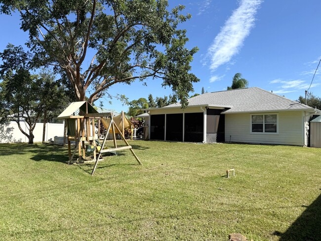 Building Photo - 1835 17th Ave SW