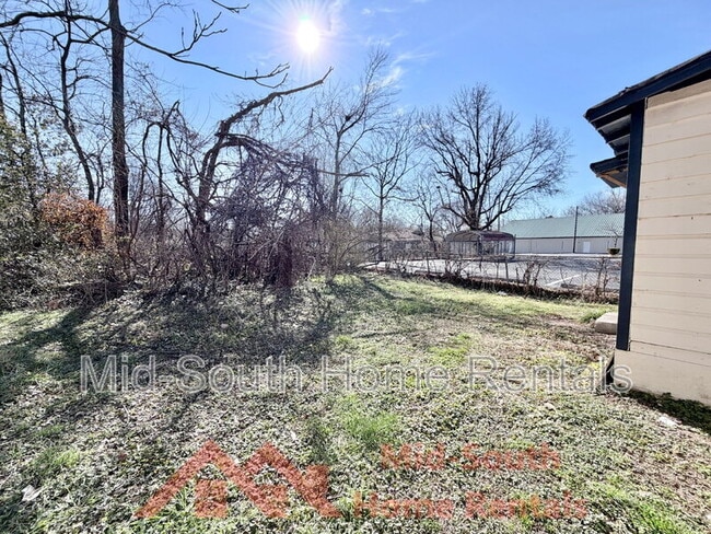 Building Photo - 2263 Hunter Ave