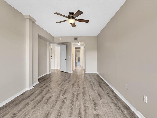 Building Photo - 2105 Lavers Cir