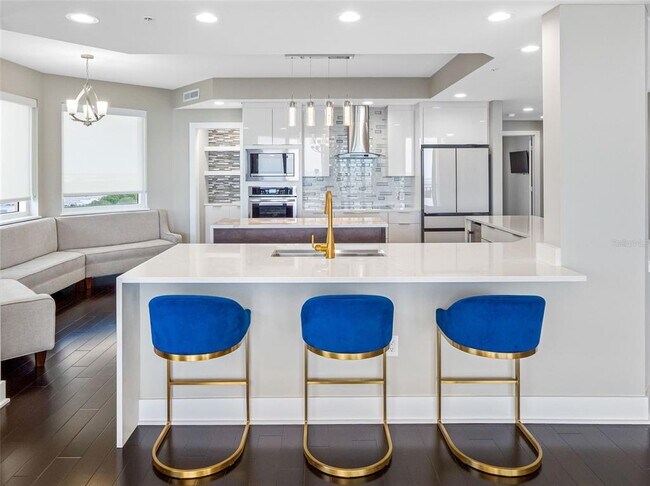 Building Photo - 5823 Bowen Daniel Dr